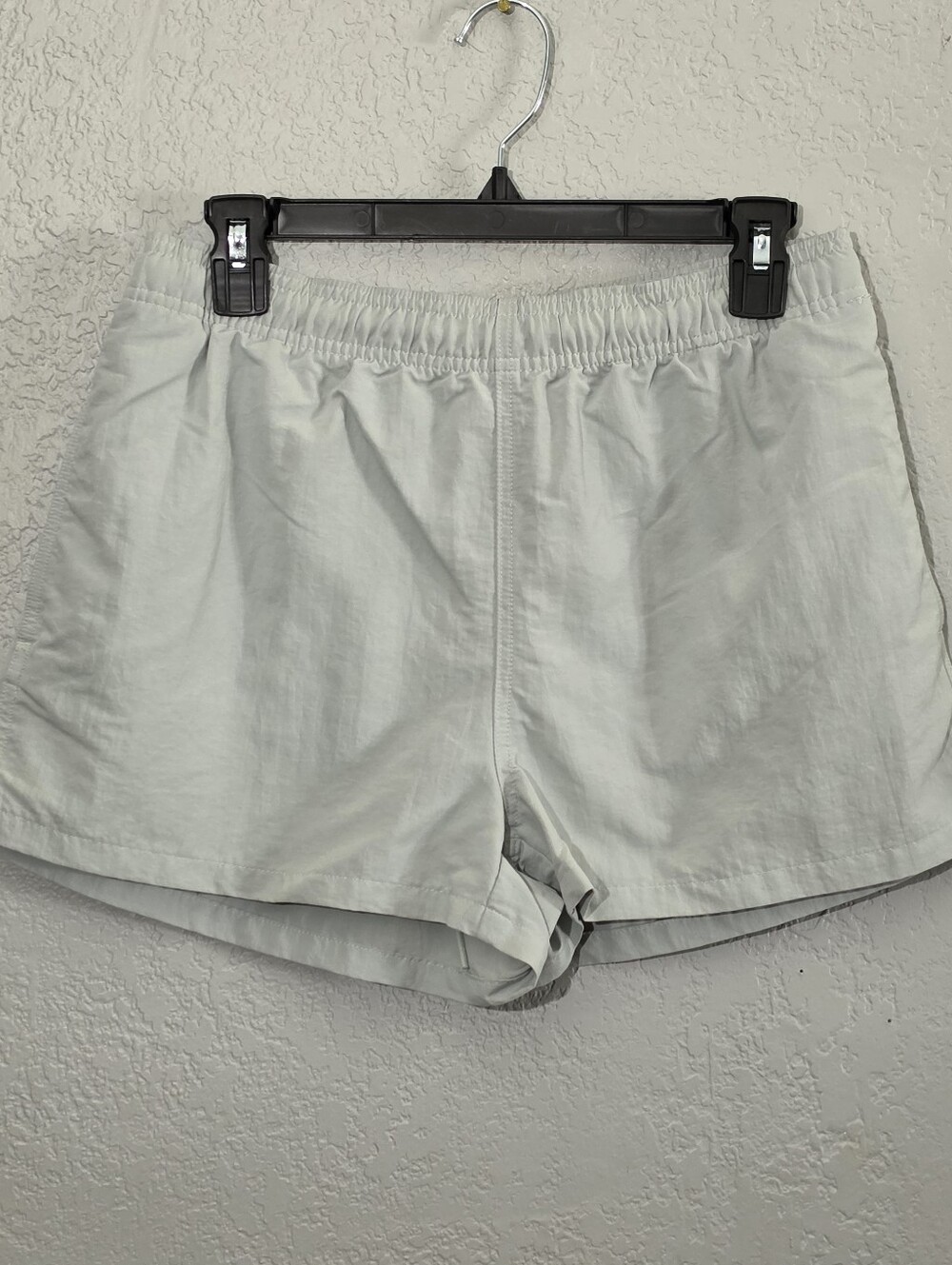 Aritzia TNA Big Easy Athletic Shorts Brushed Green Womens Medium